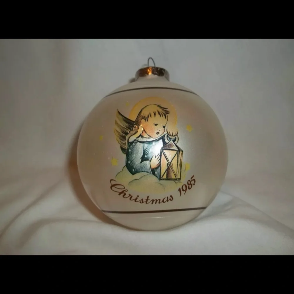 1985 Schmid Christmas Ornament Heavenly Light Sister Berta Hummel new collected